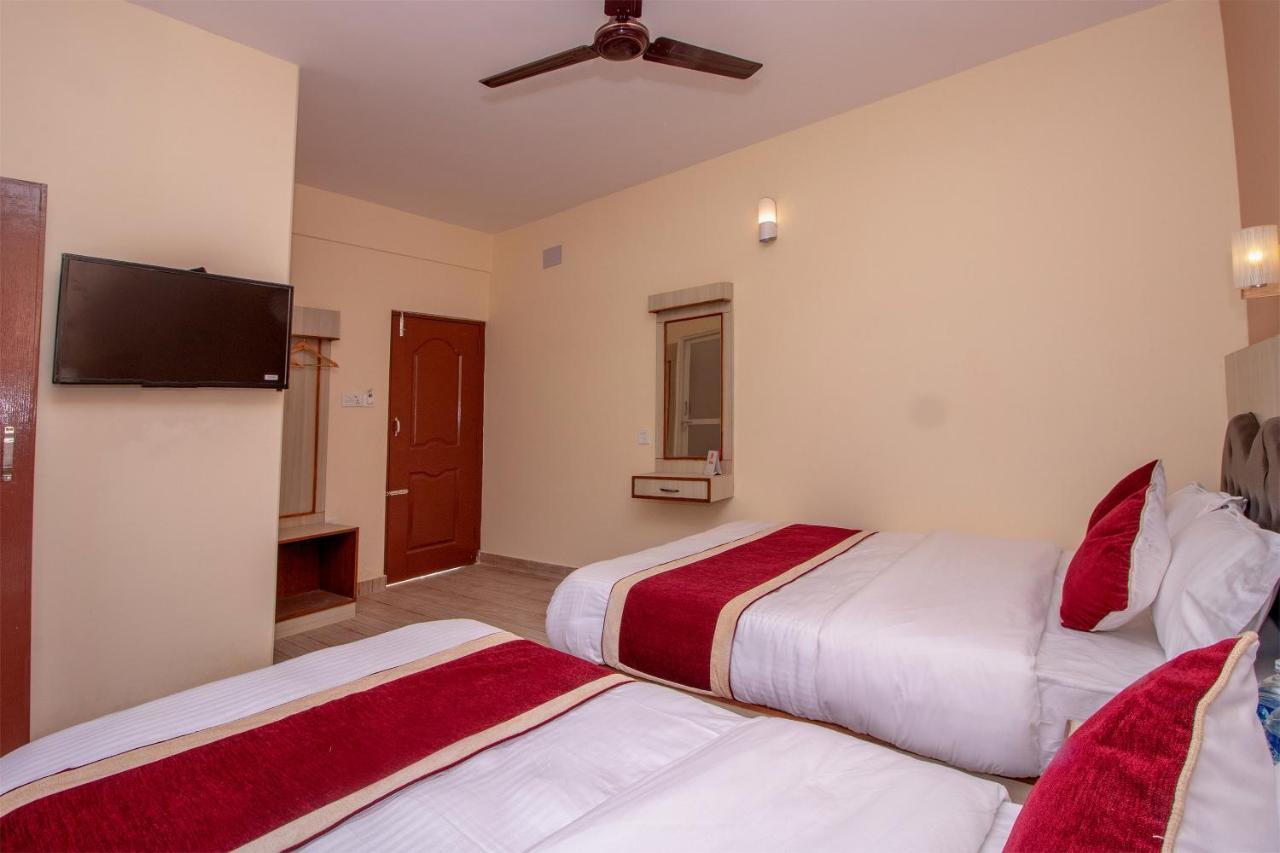 The Country Yard Hotel Pokhara Exterior photo